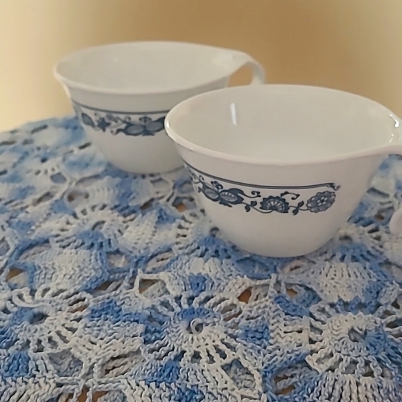 Set of 2 Blue Onion Corelle Tea Cups - Picture 1 of 5